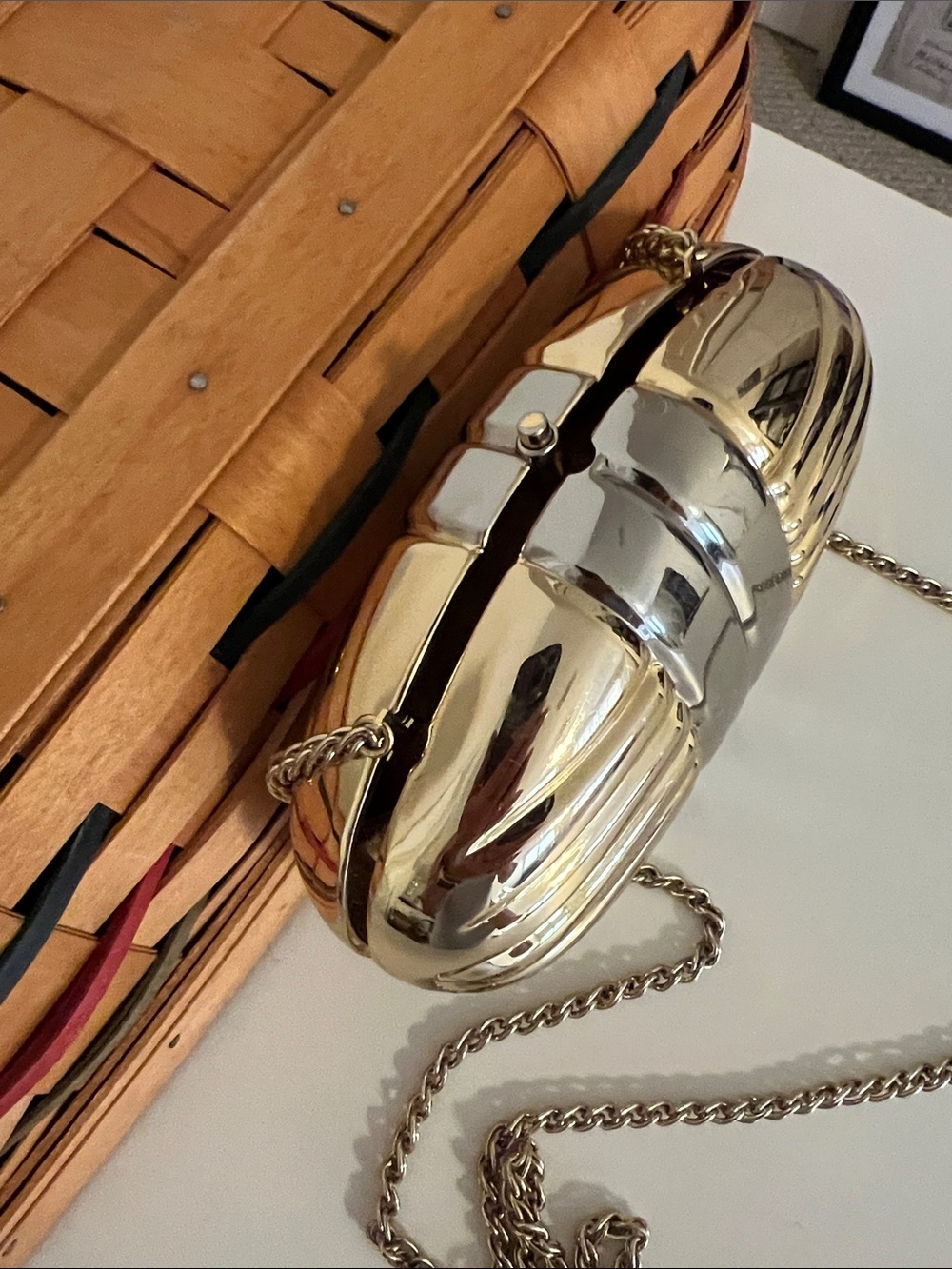 Gorgeous Rodo gold and silver metallic minaudiere with chain - Picture 2 of 5
